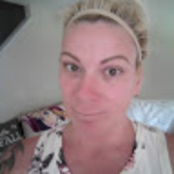 Meet your Posher, April - Picture 1 of 1